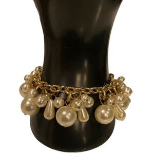 Gold Pearl Dangle Bracelet